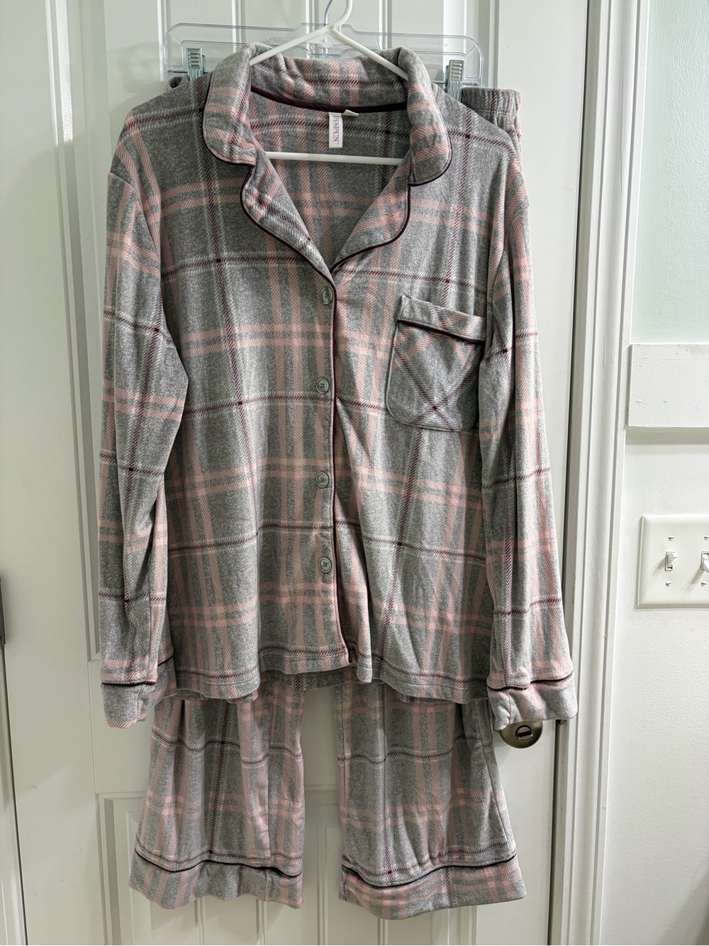 Joyspun Women’s Stretch Velour Plaid Fleece Pajama Set Pink & Gray XL - Picture 4 of 10